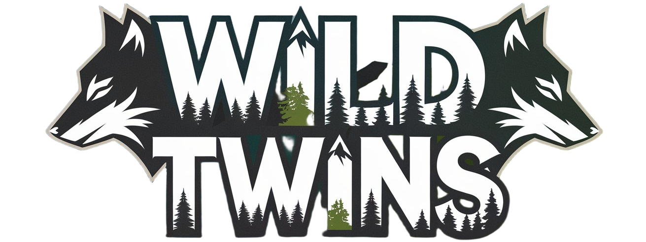 Logo wild twins con dos lobos, logo animalista