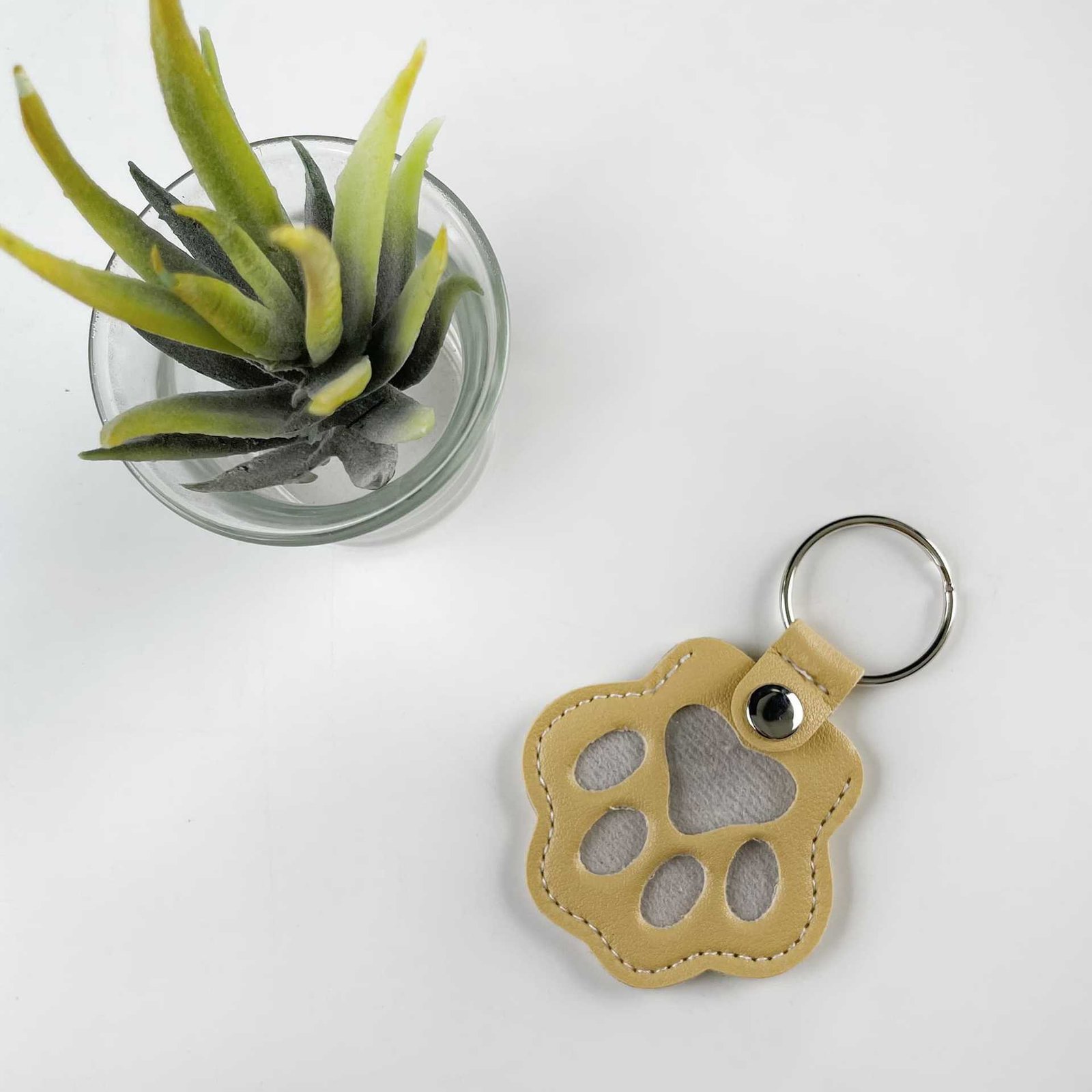 New Pet Hair Storage Bag, Dog Paw Keychain Pendant, Cat and Dog Hair Storage Keychain - Image 9