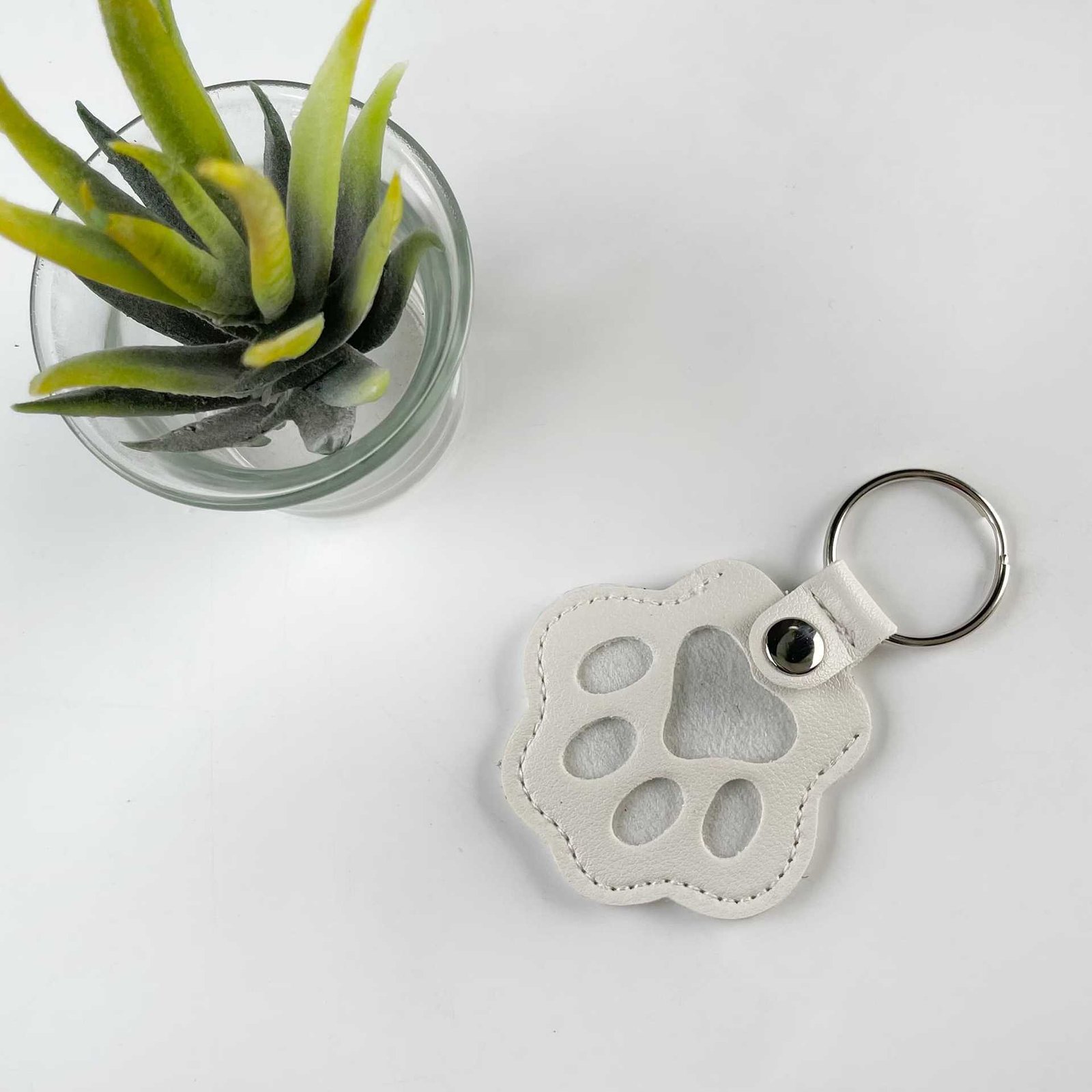New Pet Hair Storage Bag, Dog Paw Keychain Pendant, Cat and Dog Hair Storage Keychain - Image 8